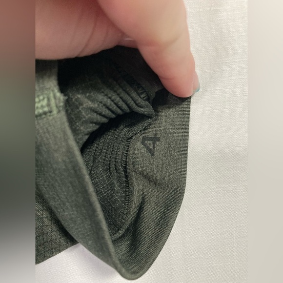 Lululemon in the flow crops size 4 green - Picture 6 of 10